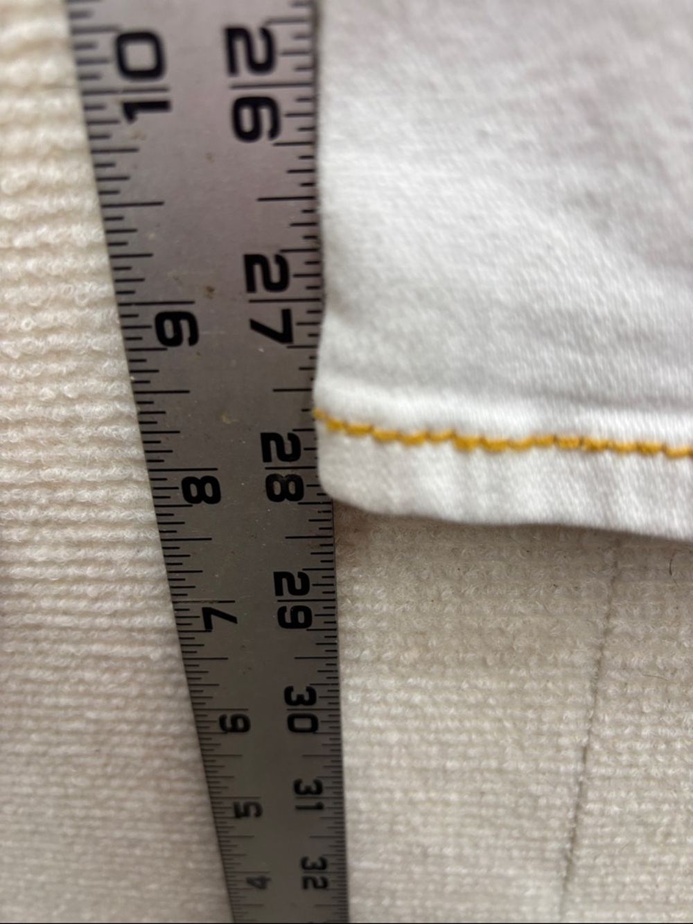 True Religion | 27 Women’s White Jeans - Classic Clean Style - Picture 3 of 8